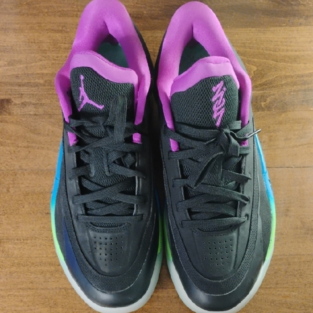 Jordan Zion 4 Basketball Shoes - Picture 2 of 5